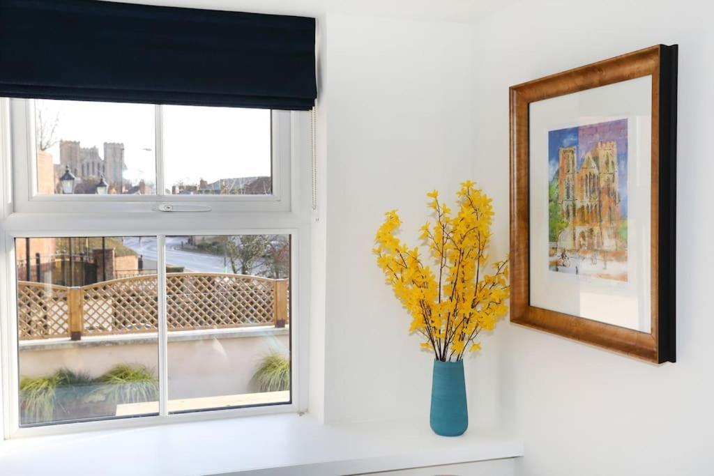 Central Ripon Apartment - View Of The Cathedral! Exterior photo